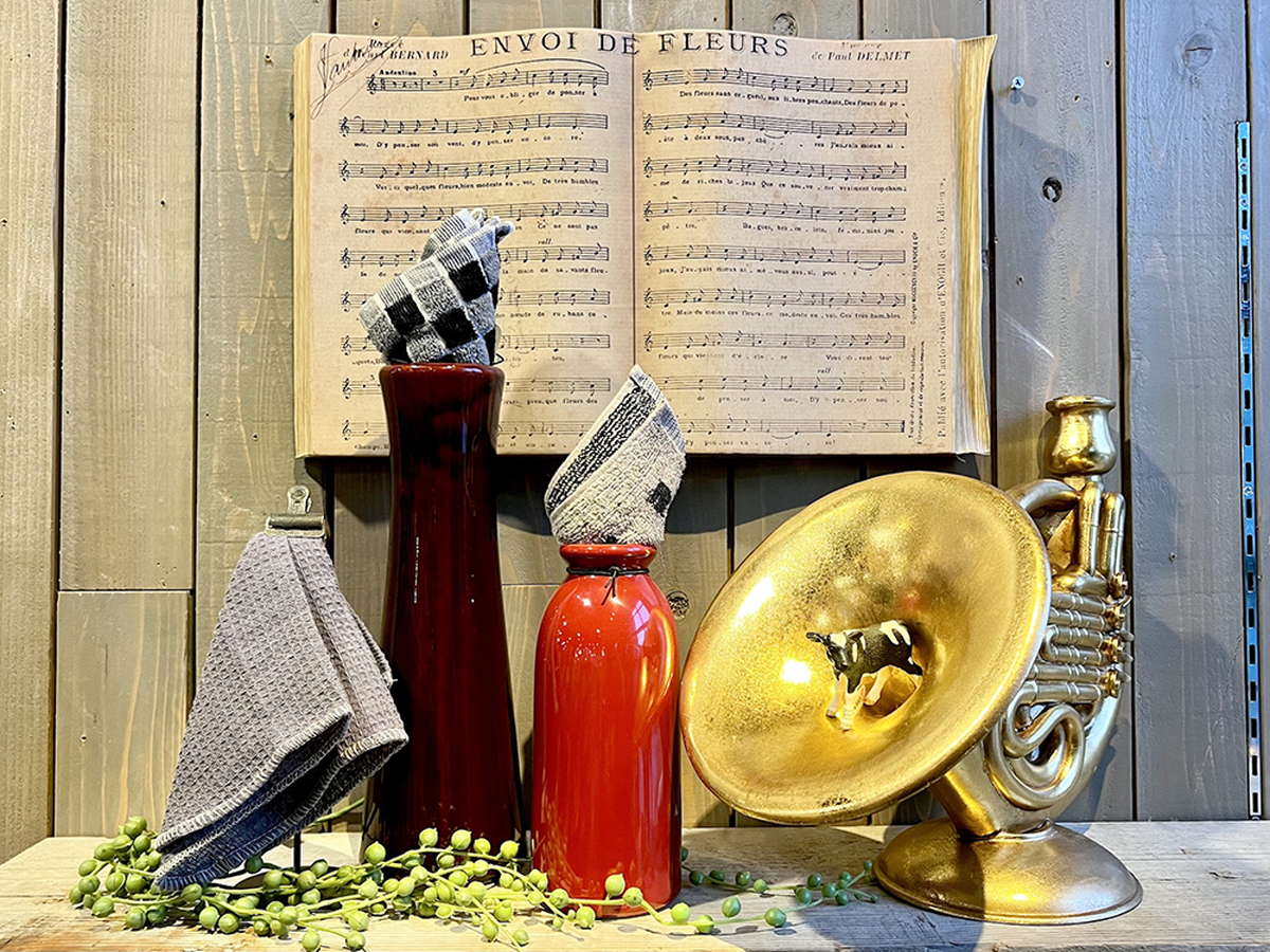 桜模様 牛 置物 九櫻 (KUSAKURA) [JGSR] 本絹赤帯 | NISHOHI JAPAN