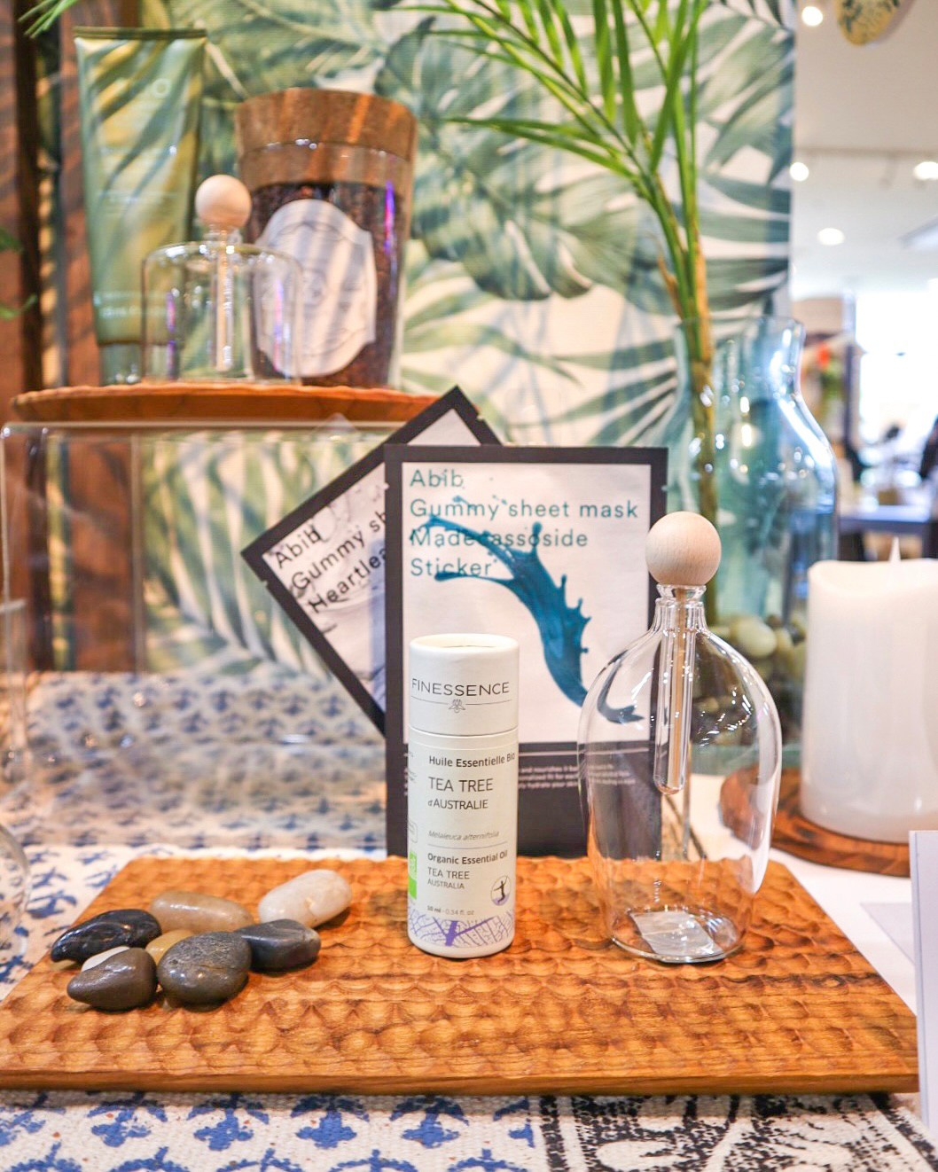 ナチュラルテイストのサロンディスプレイイメージ｜横浜ディスプレイ