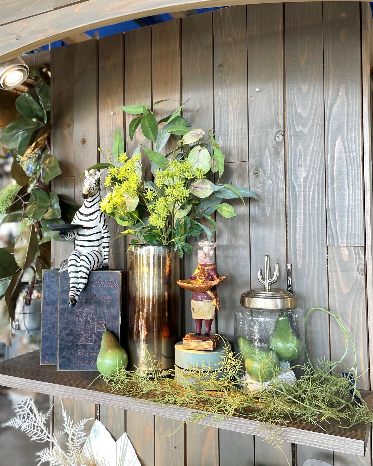 アンティークレストランのディスプレイイメージ｜横浜ディスプレイ