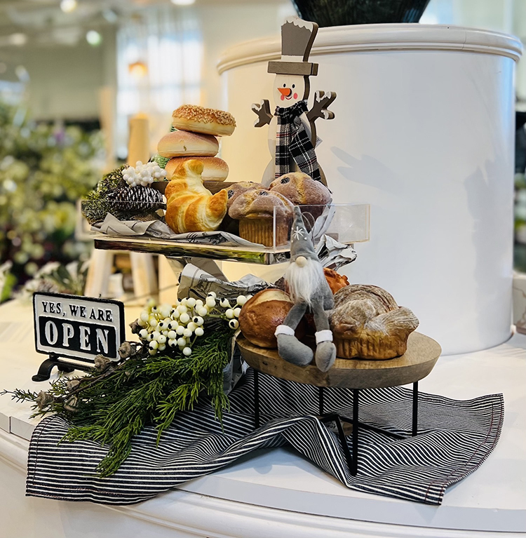 【1年分セット】店舗用 季節のディスプレイ 飾り 大量まとめ売り（パン屋使用） パン屋さんのディスプレイイメージ｜横浜ディスプレイミュージアム