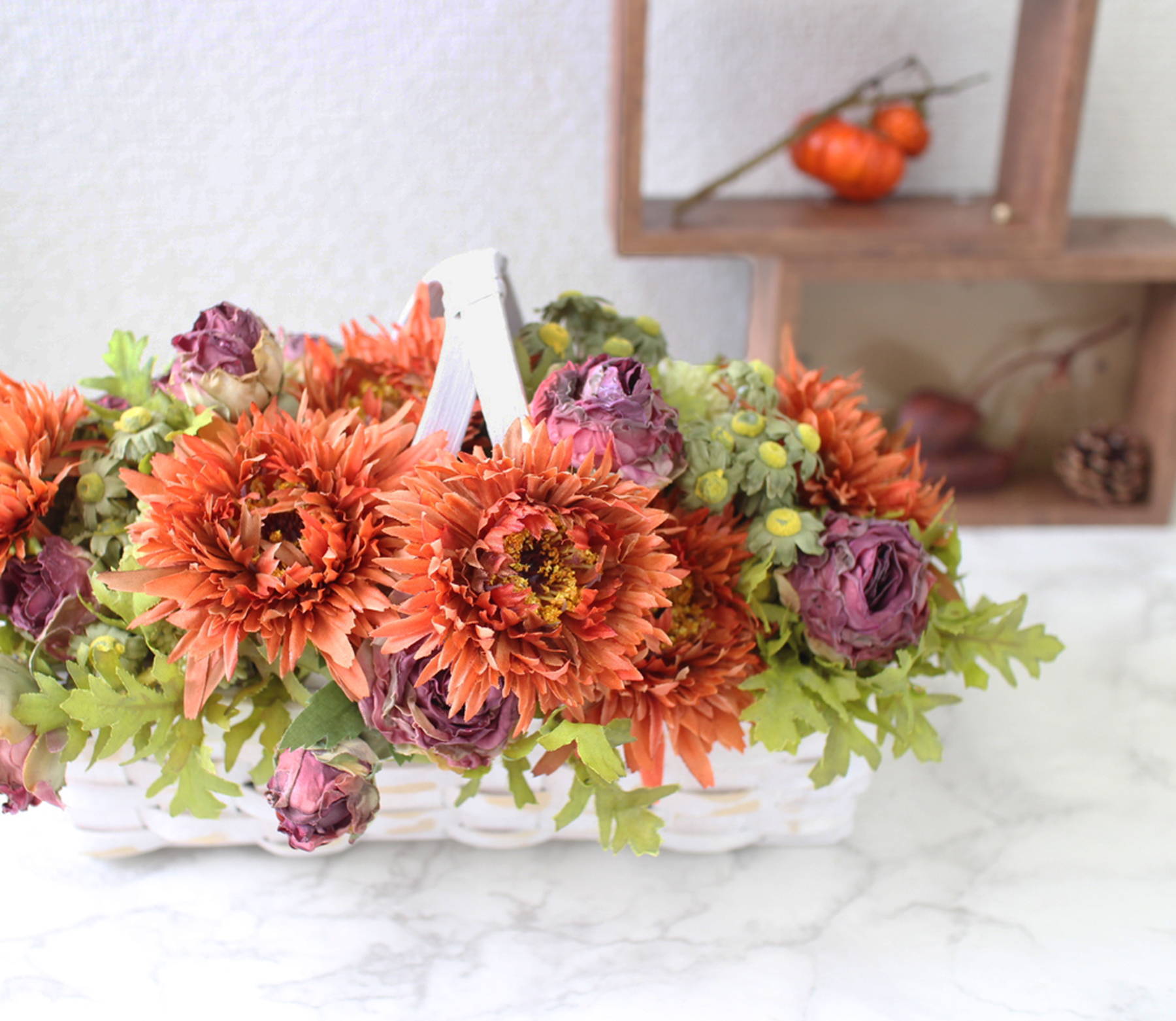 アスターのバスケットアレンジメント｜横浜ディスプレイミュージアム