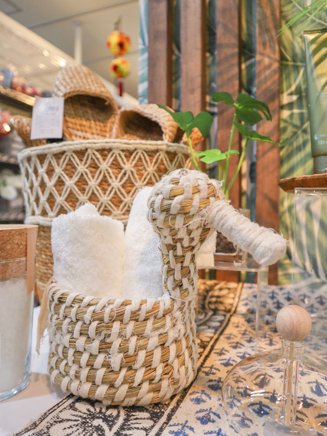 ナチュラルテイストのサロンディスプレイイメージ｜横浜ディスプレイ