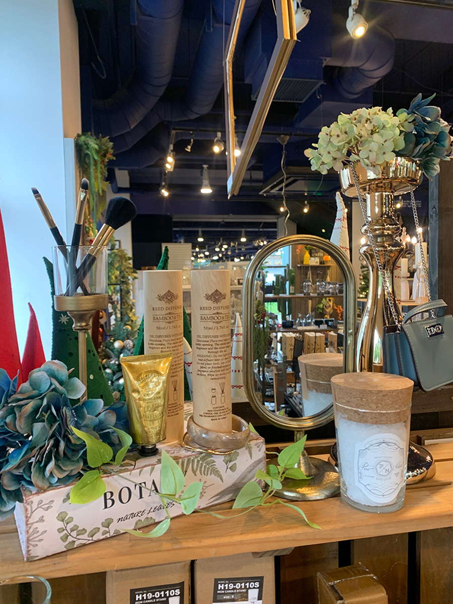 mudu ディスプレイはしご　家具　マディ　雑貨インテリア アンティーク調 アンティーク風の美しい家具、マホガニー材のサイドボード(y-402-f