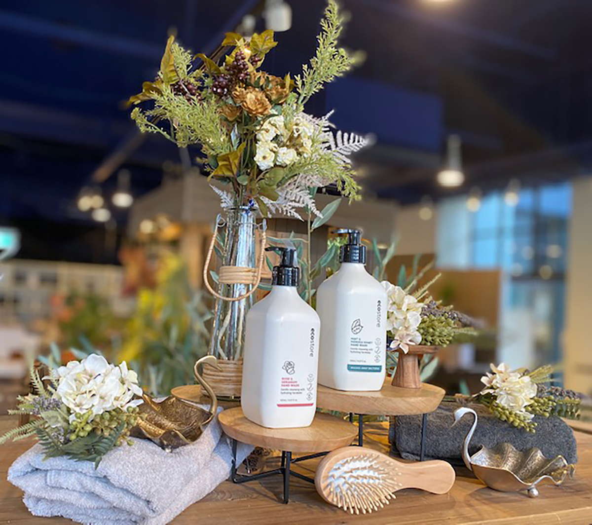 ウッディタイプ　鏡　オリジナルミラーコレクション　美容室　UF-WM-2 美容室・サロンのディスプレイイメージ｜横浜ディスプレイミュージアム