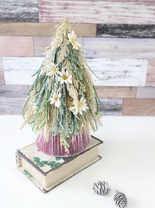 デイジーのクリスマスツリーアレンジ｜横浜ディスプレイミュージアム
