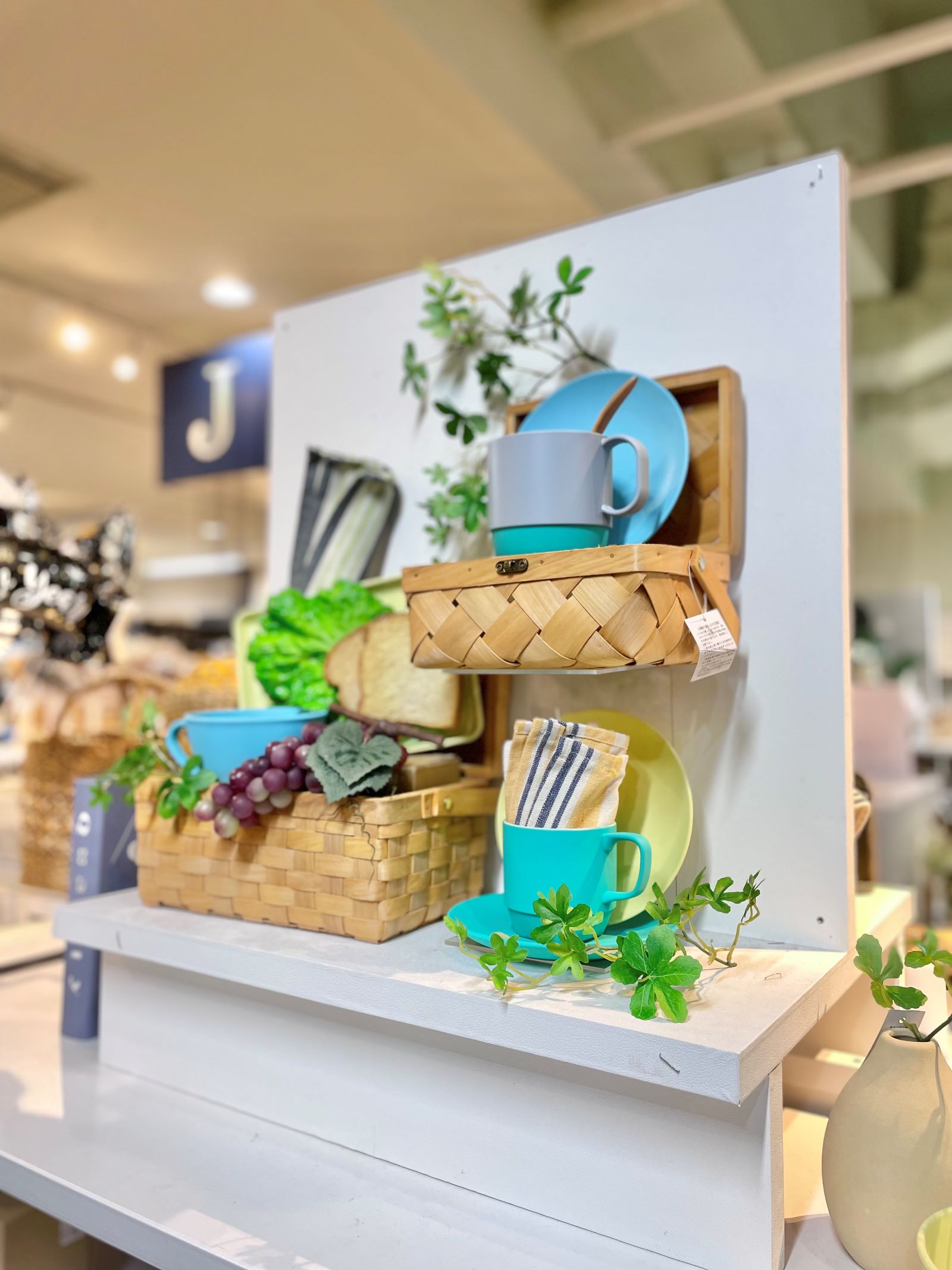 キッチン雑貨店のピクニックディスプレイイメージ｜横浜