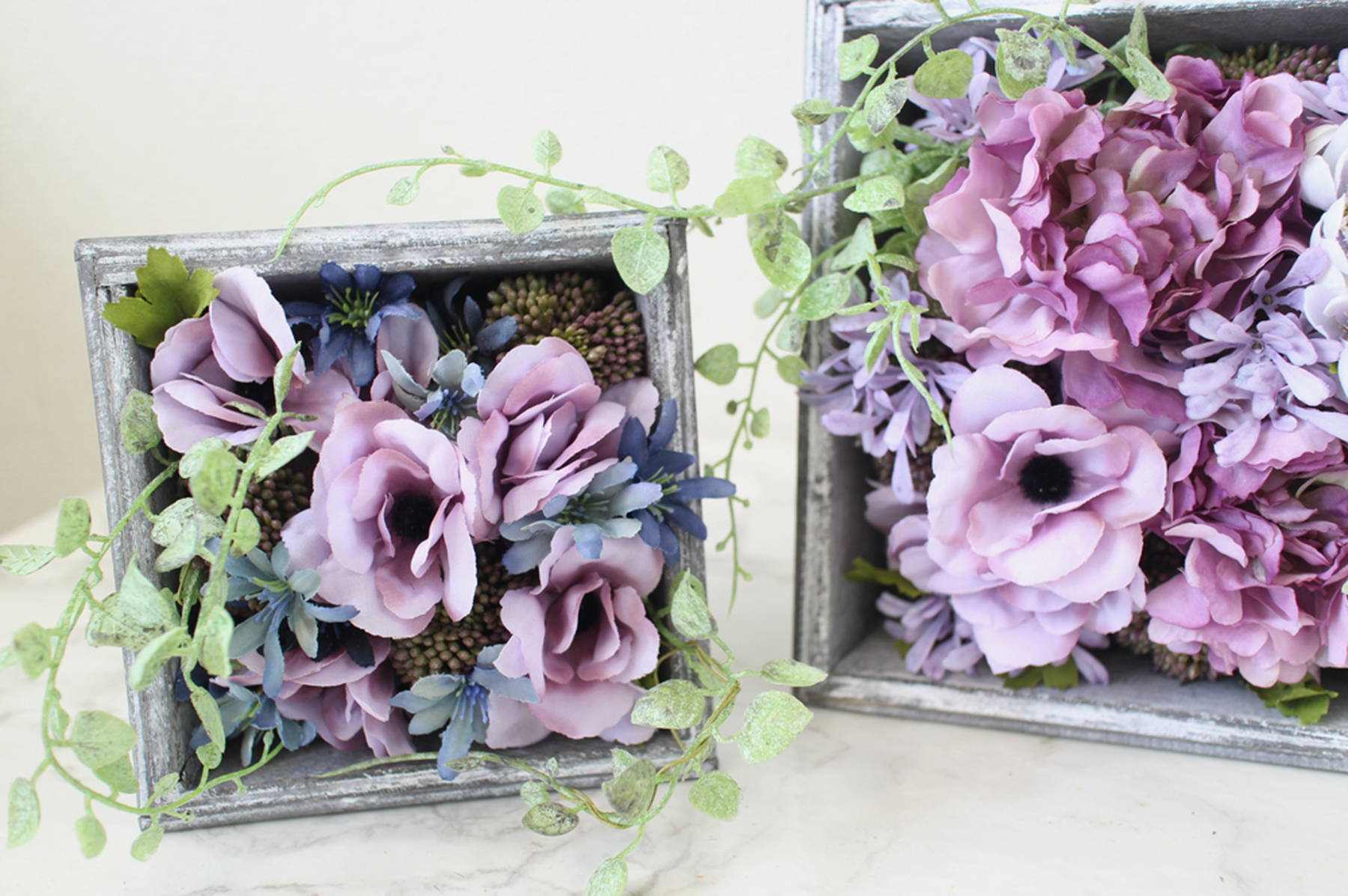 フリルラナンキュラスのボックスアレンジメント｜横浜ディスプレイ