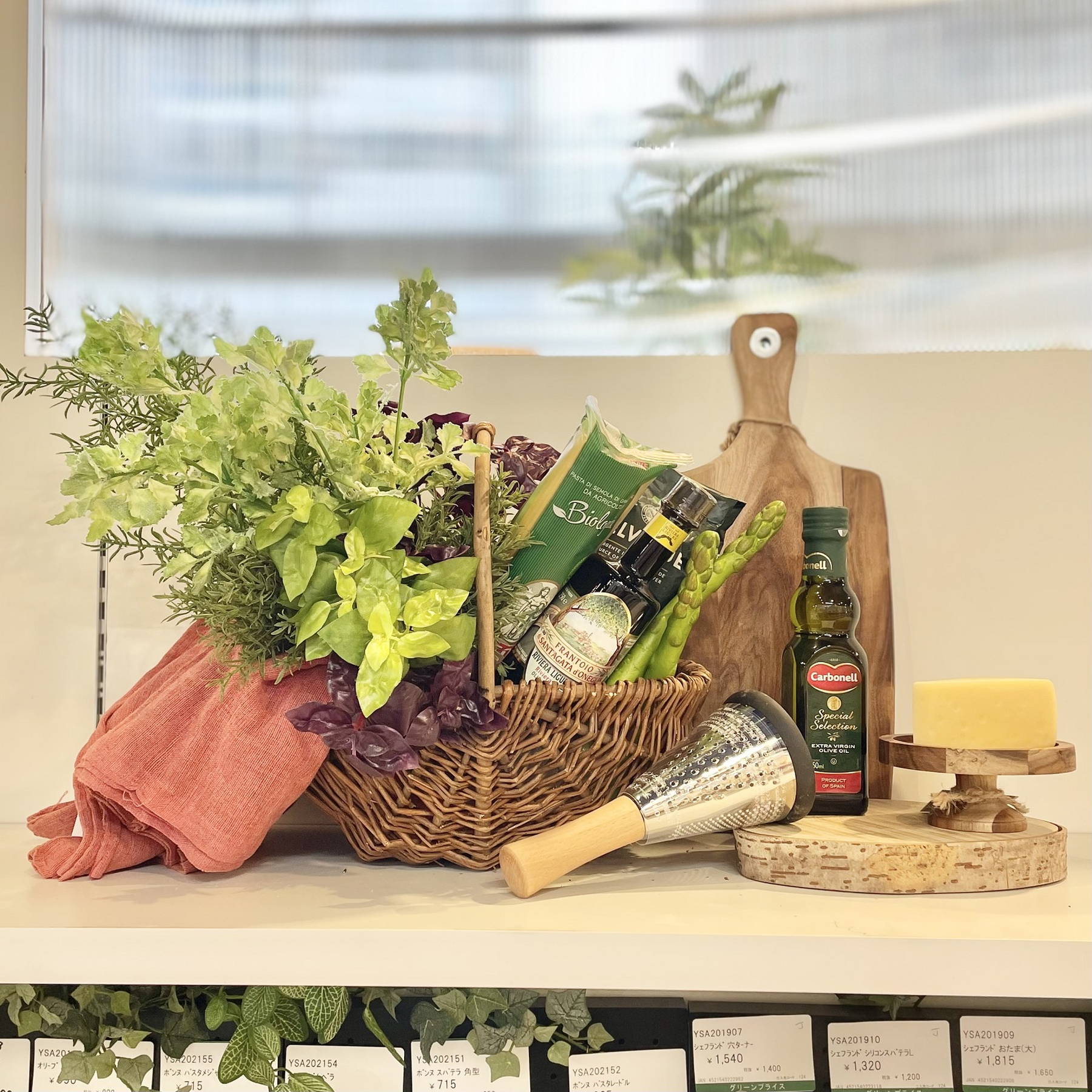 輸入食品ショップのディスプレイイメージ｜横浜ディスプレイミュージアム