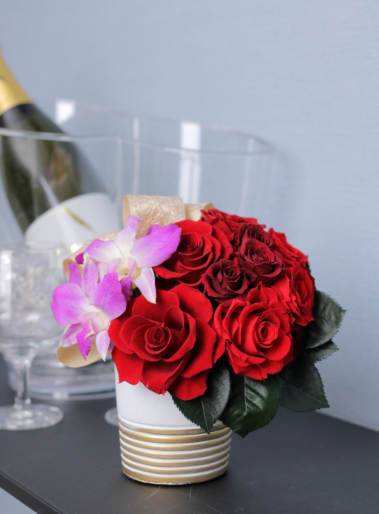 バラ額縁セット バラのフラワーアレンジメント｜横浜ディスプレイミュージアム