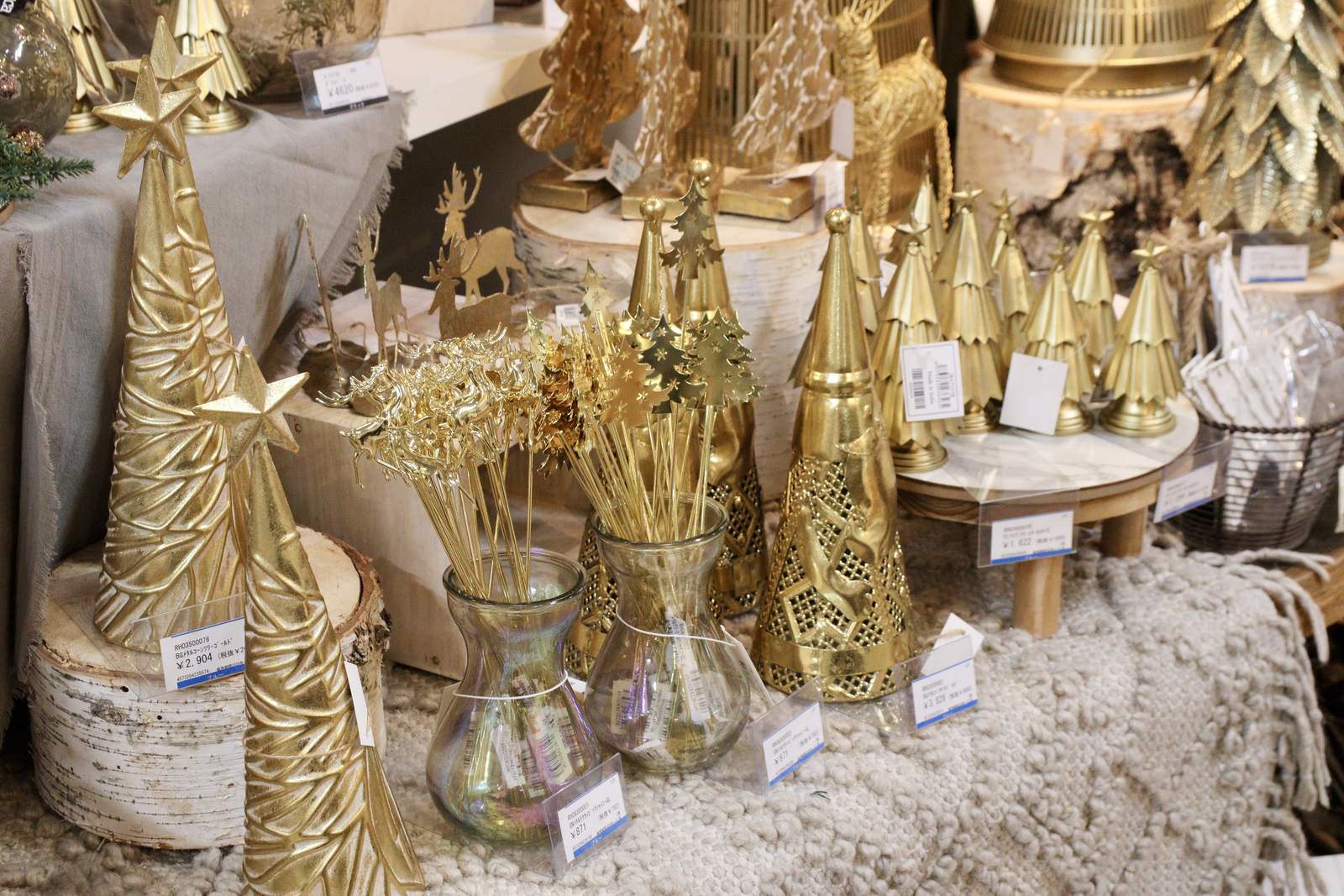 クリスマス売場の様子（原稿掲載写真16）