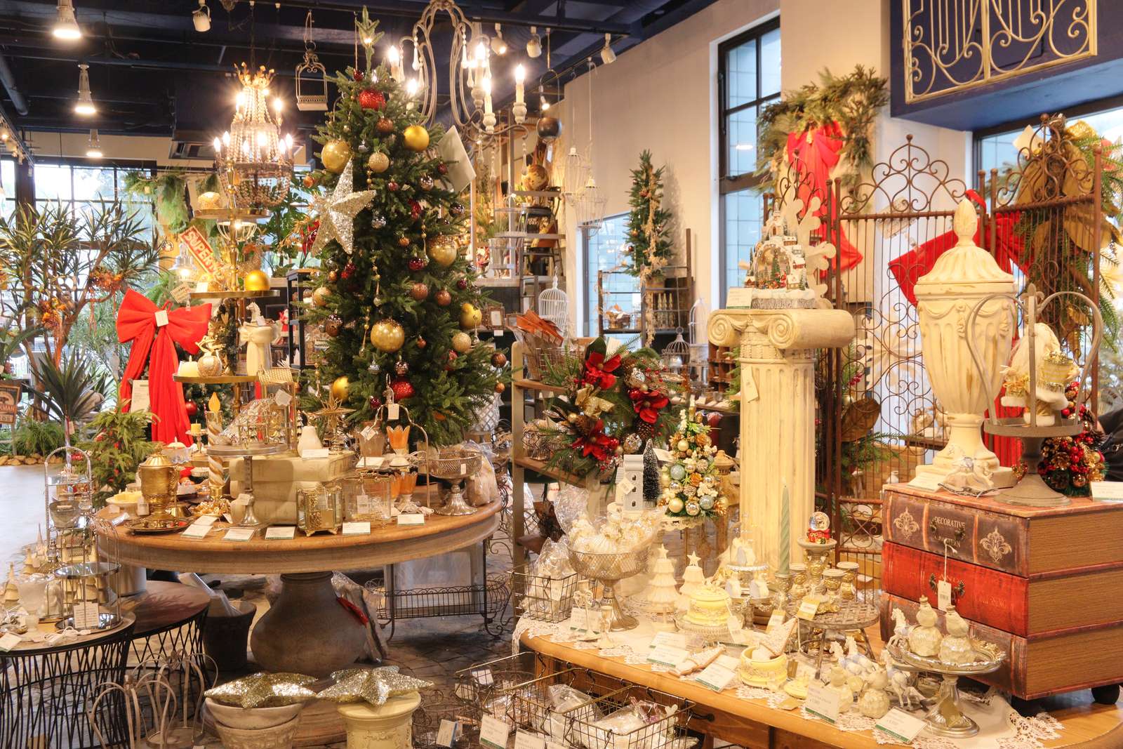 クリスマス売場の様子（原稿掲載写真4）