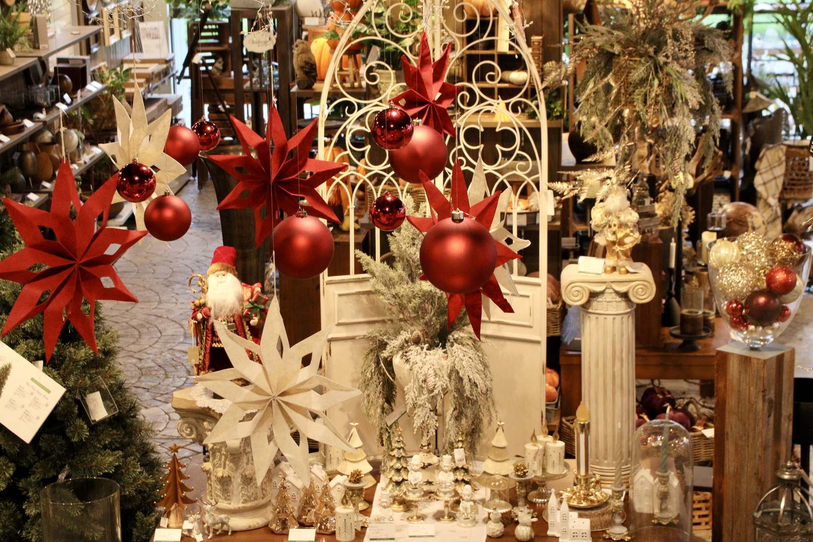 クリスマス売場の様子（原稿掲載写真8）