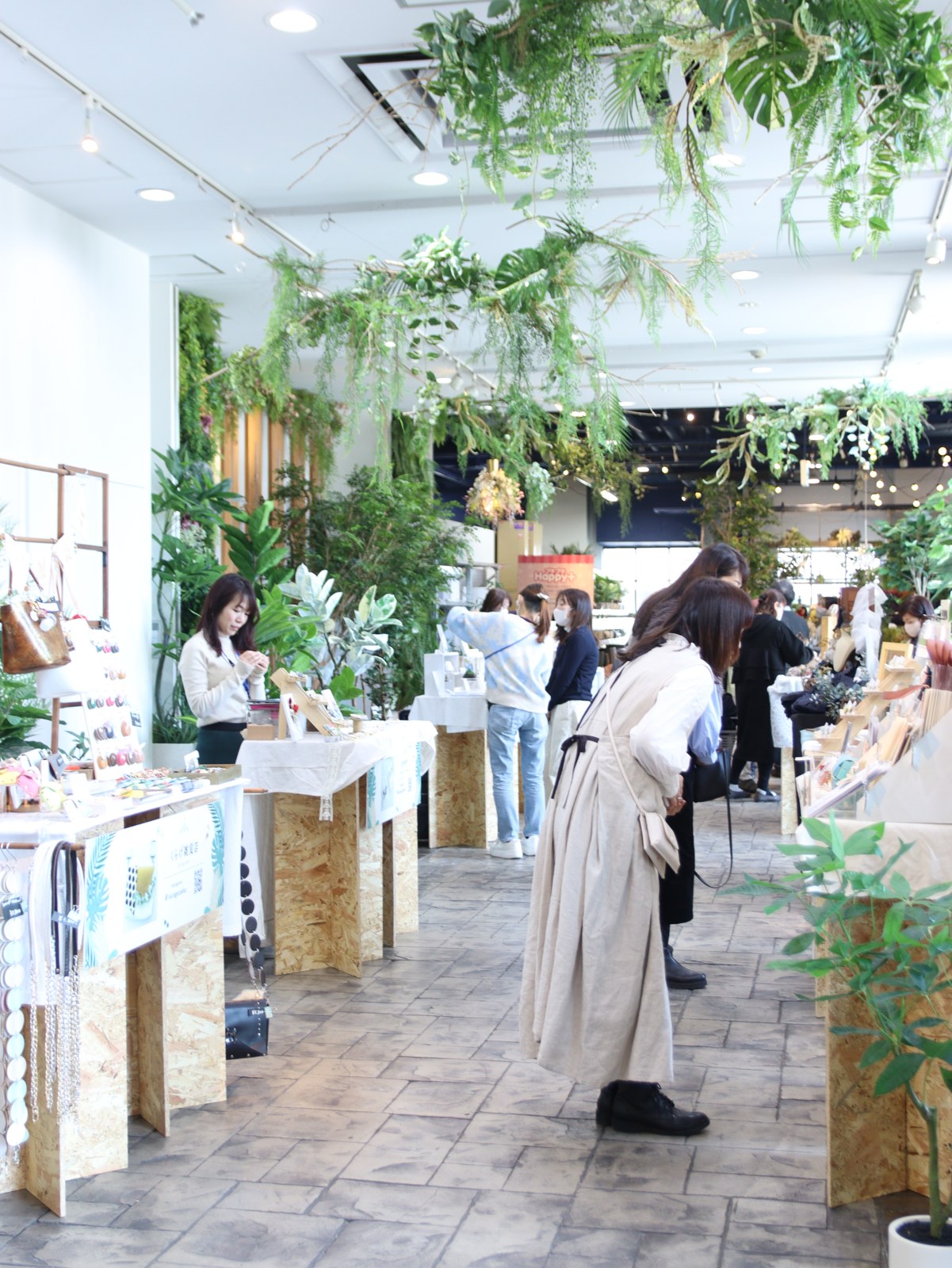 過去のYDMマルシェの会場風景