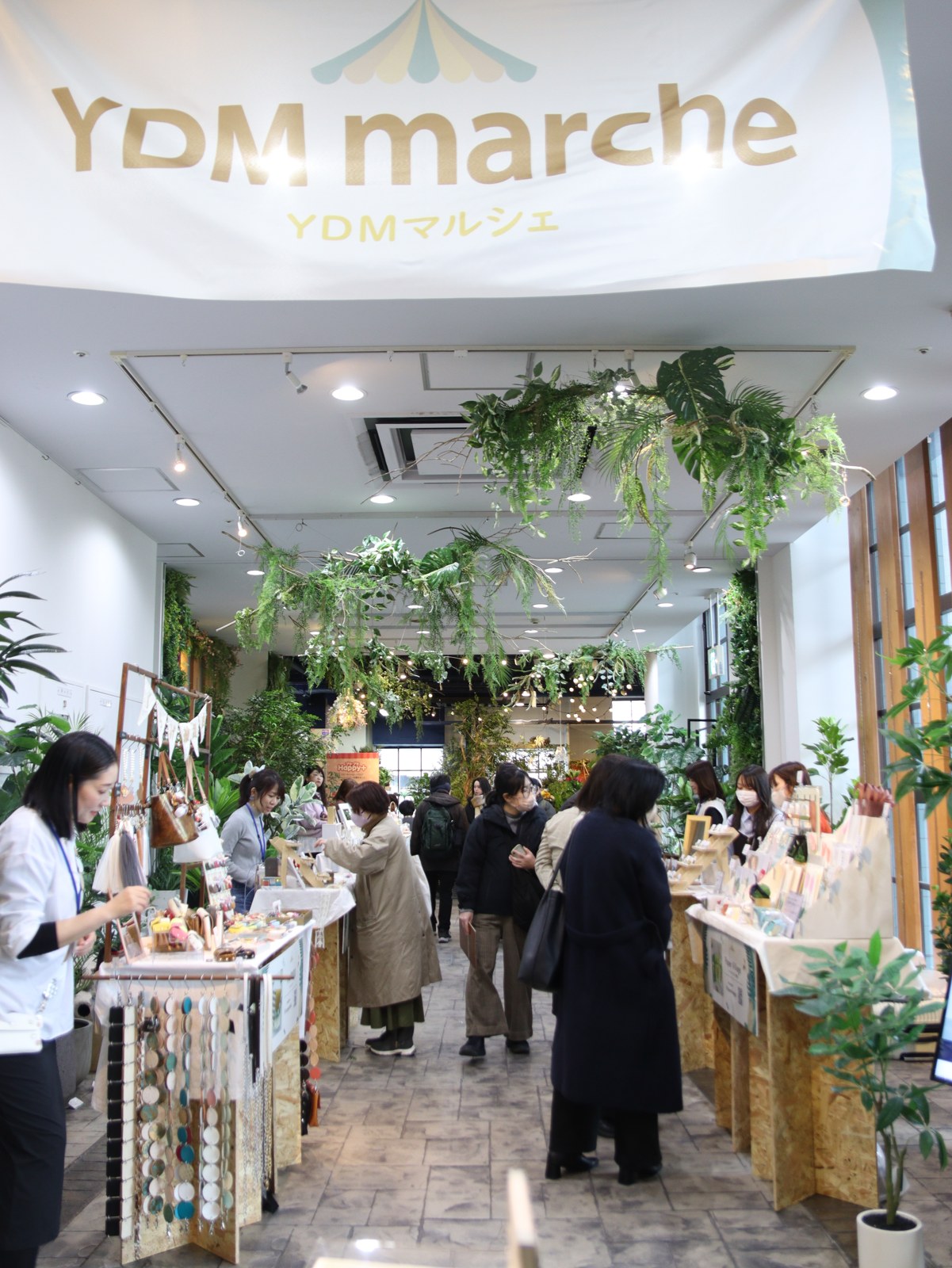 過去のYDMマルシェのにぎわい